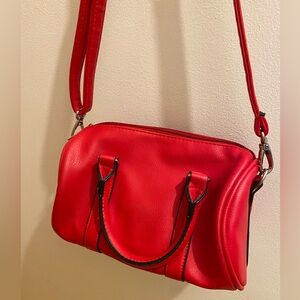 (20% off 3+!) Red wild fable crossbody purse - great condition!